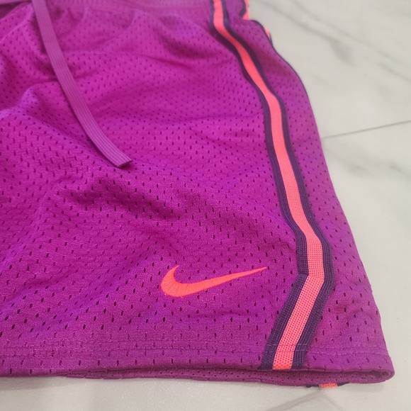 [ Nike] dry fit womens size Medium,  CUTEST purple & orangish/ pink  sportshorts - Picture 4 of 16